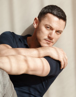 Luke Evans photo #