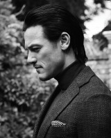 Luke Evans photo #