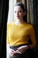 Mackenzie Foy photo #