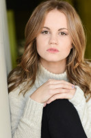 Mackenzie Lintz photo #