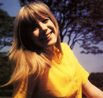 Marianne Faithfull photo #