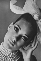 Marisa Berenson photo #