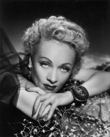 Marlene Dietrich photo #