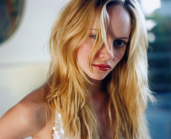 Marley Shelton photo #