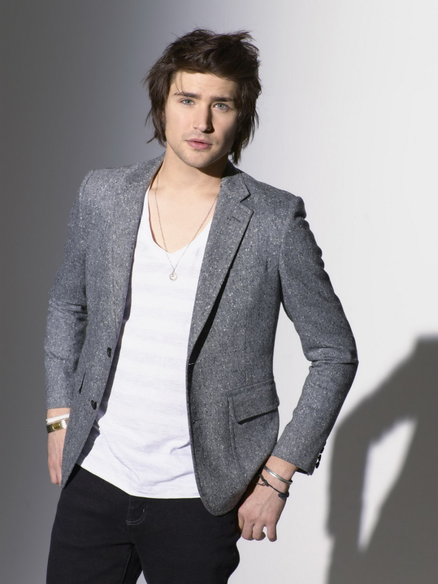 Matt Dallas: pic #286097