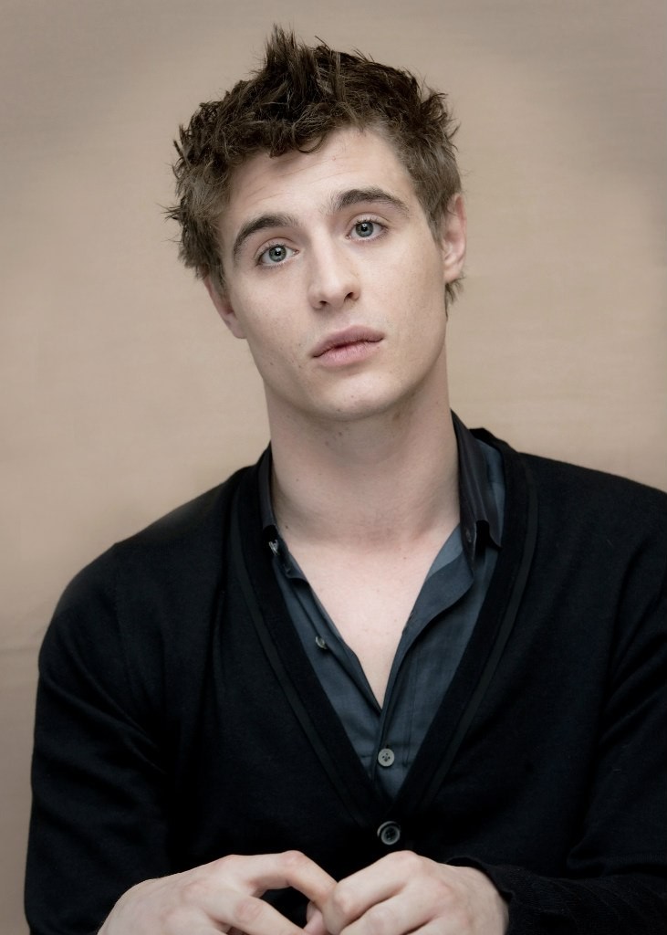 Max Irons: pic #673428
