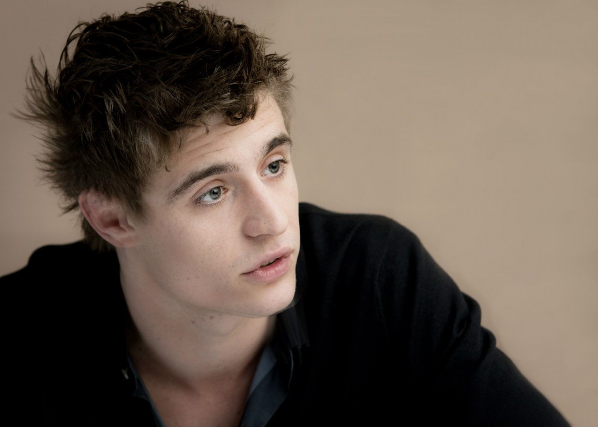 Max Irons: pic #673426