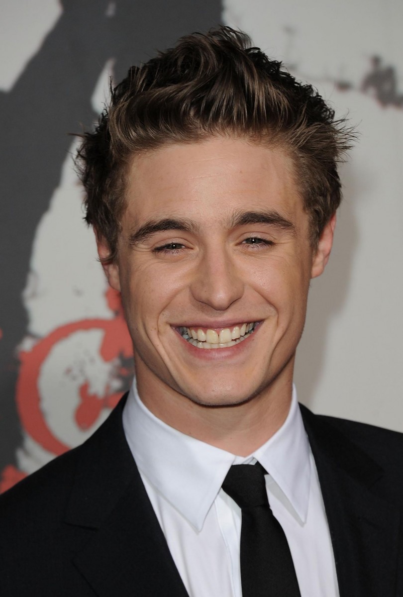 Max Irons: pic #673377