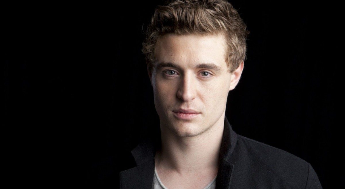 Max Irons: pic #673764