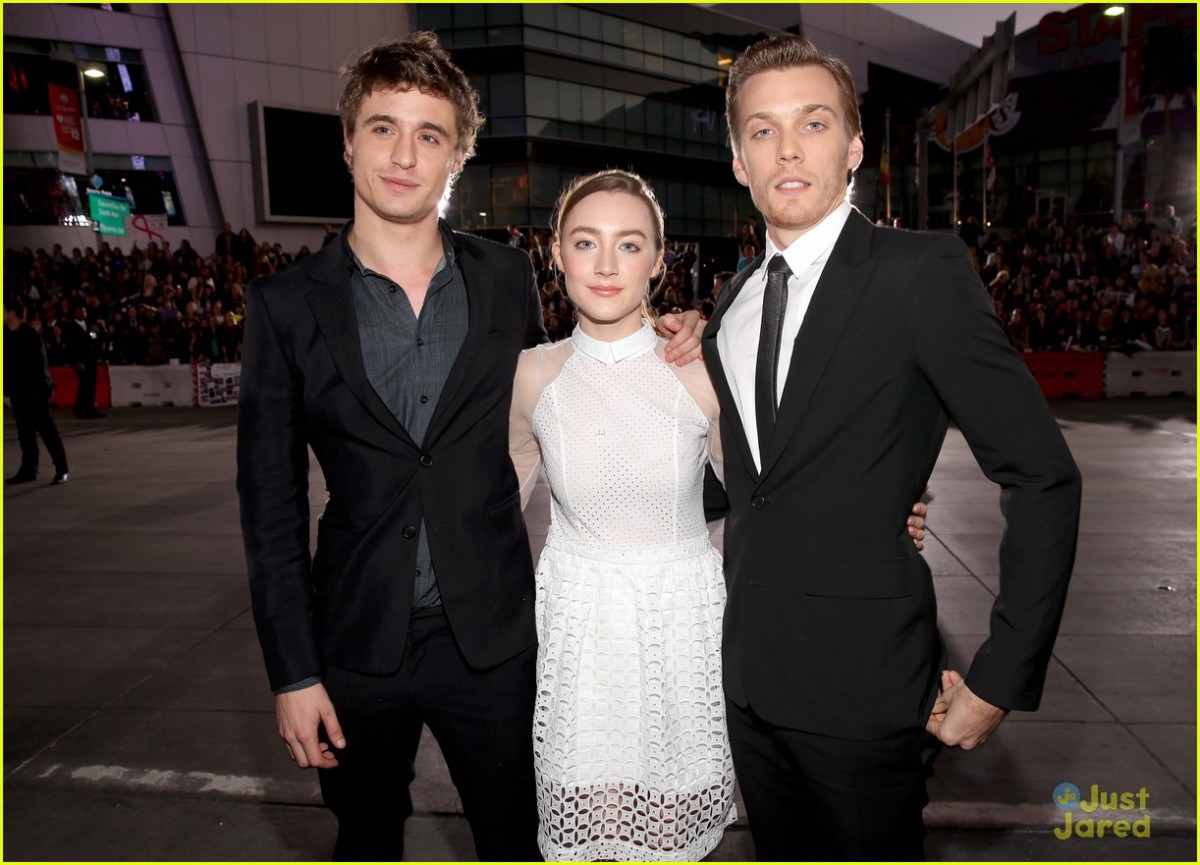 Max Irons: pic #673384