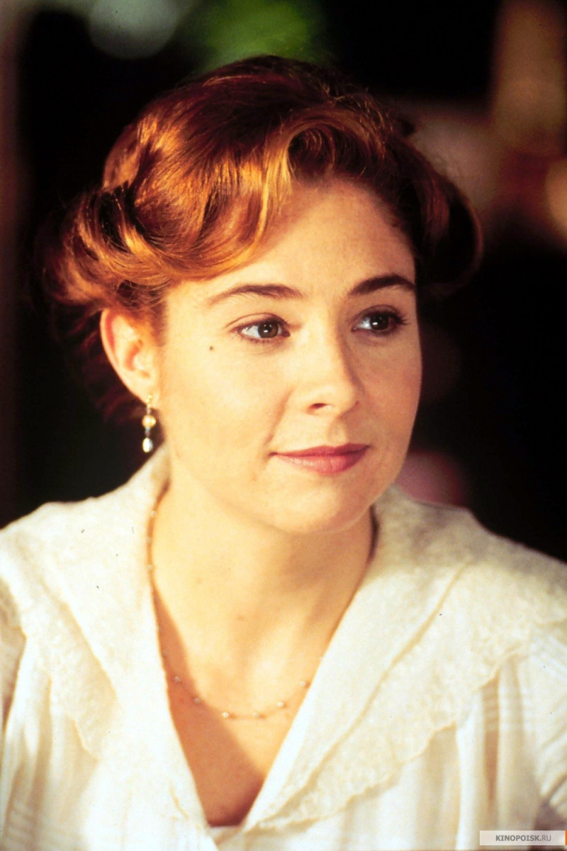 Megan Follows: pic #692153