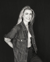 Melissa Roxburgh photo #