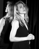 Melissa Roxburgh photo #