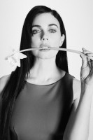 Mia Kirshner photo #