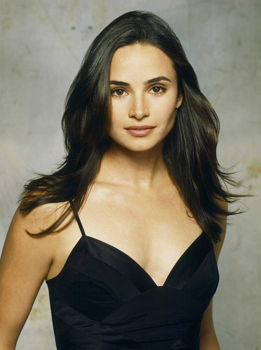 Mia Maestro: pic #53332