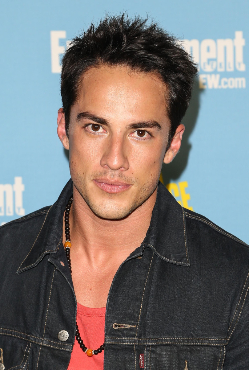 Michael Trevino photo 47 of 71 pics, wallpaper photo 515928 ThePlace2