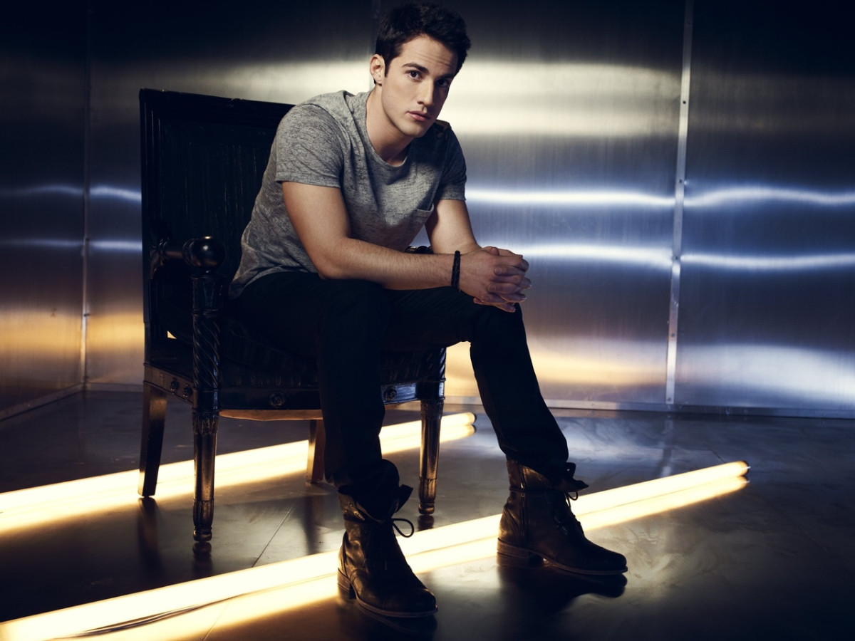 Michael Trevino: pic #644865