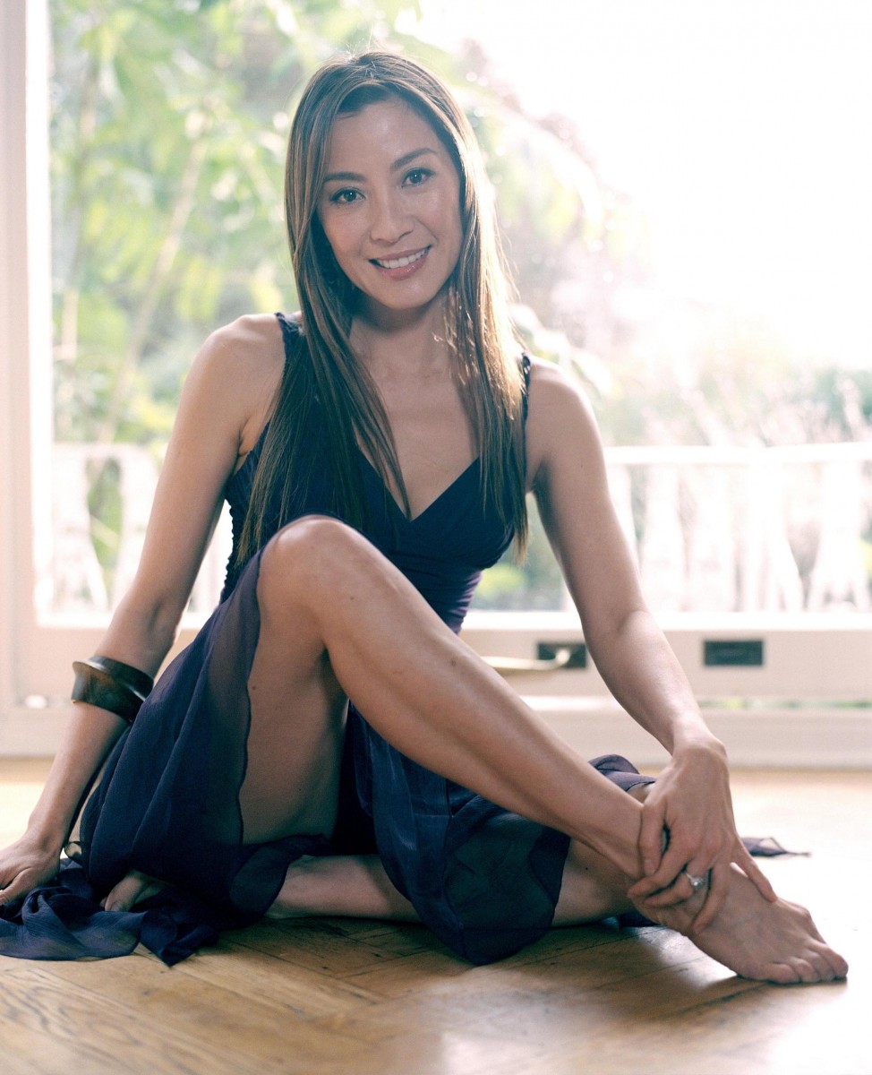 Michelle Yeoh Photo 12 Of 119 Pics Wallpaper Photo 195370 Theplace2