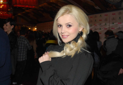 photo 4 in Mika Newton gallery [id378897] 2011-05-17