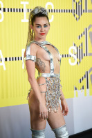 Miley Cyrus pic #1209965