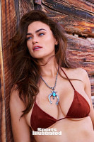 Myla Dalbesio photo #