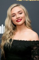 Natalie Alyn Lind photo #