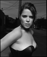 Neve Campbell photo #