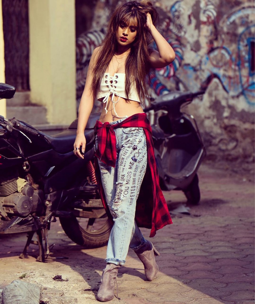 Nia Sharma: pic #1037021