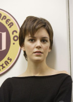 Nora Zehetner photo #