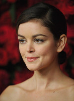 Nora Zehetner photo #