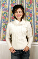 Nora Zehetner photo #