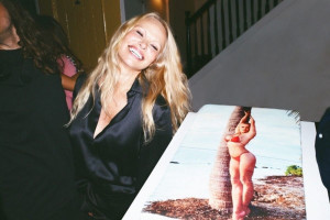 Pamela Anderson pic #1333580