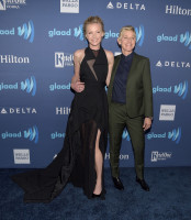 Portia De Rossi photo #