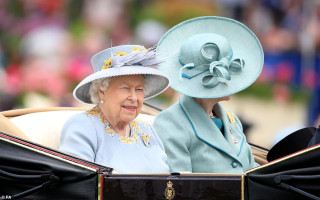 Queen Elizabeth ll  photo #