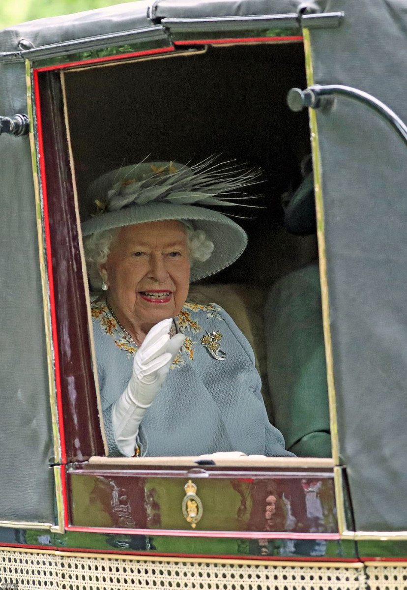 Queen Elizabeth ll : pic #1147924