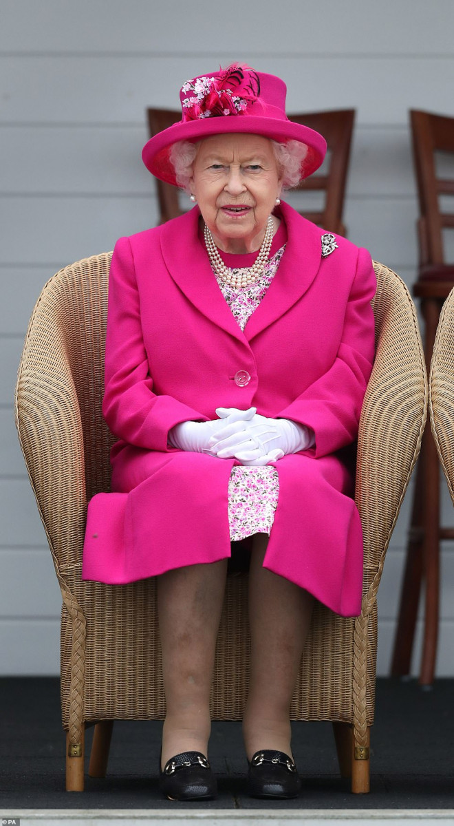 354645 Queen Elizabeth Stock Photos HighRes Pictures and Images  Getty  Images