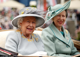 Queen Elizabeth ll  photo #