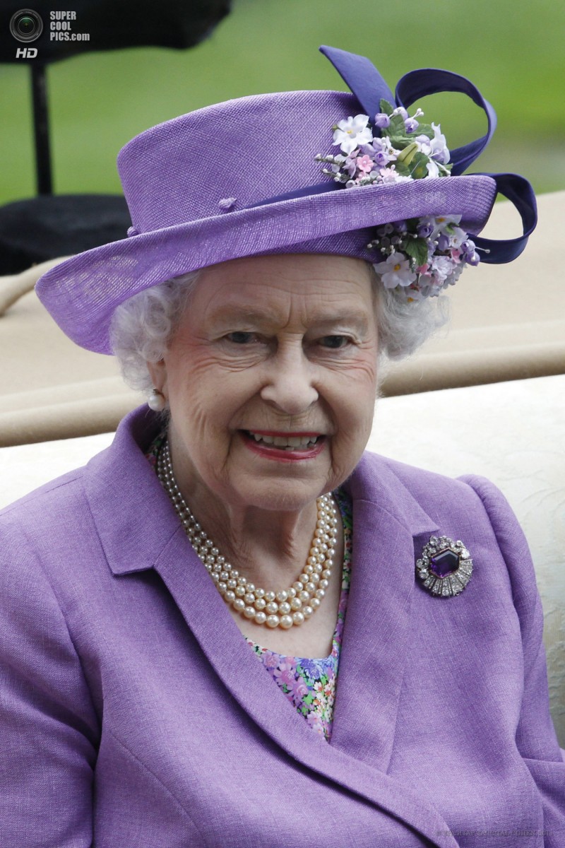 Queen Elizabeth ll : pic #614138