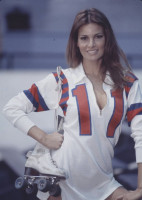 Raquel Welch photo #