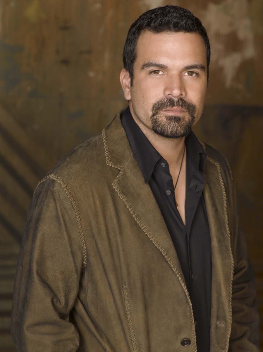 Ricardo Chavira photo 1 of 7 pics, wallpaper photo 417796 ThePlace2