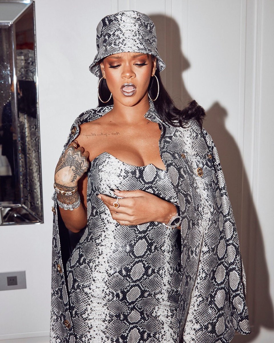 Rihanna: pic #1072206