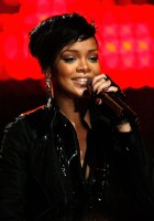 photo 19 in Rihanna gallery [id134162] 2009-02-18