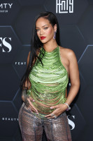photo 24 in Rihanna gallery [id1297645] 2022-02-21