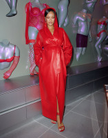 photo 25 in Rihanna gallery [id1297850] 2022-02-21