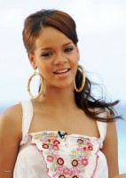 photo 6 in Rihanna gallery [id261088] 2010-06-02