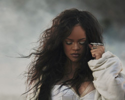 Rihanna photo #