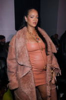 photo 6 in Rihanna gallery [id1299323] 2022-03-02