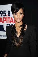 photo 29 in Rihanna gallery [id437404] 2012-01-24