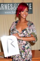 photo 20 in Rihanna gallery [id300708] 2010-10-31