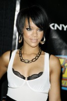 photo 5 in Rihanna gallery [id175841] 2009-08-10